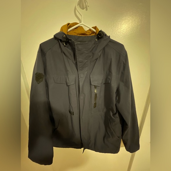 Dark navy blue Oakley water replant shell. Size xl - Picture 1 of 5